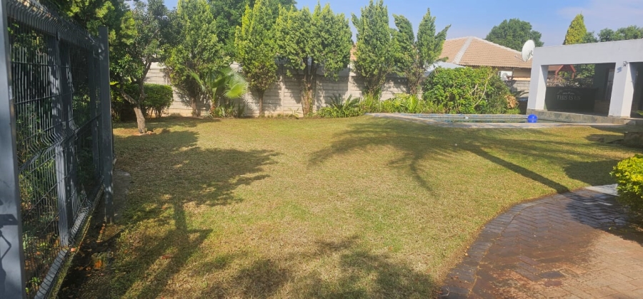 5 Bedroom Property for Sale in Mooinooi North West